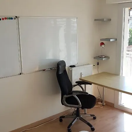 Tres Beau 3 Pieces Spacieux Lumineux Et Climatise Apartmán